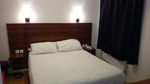 Hotel De Menilmontant Paris